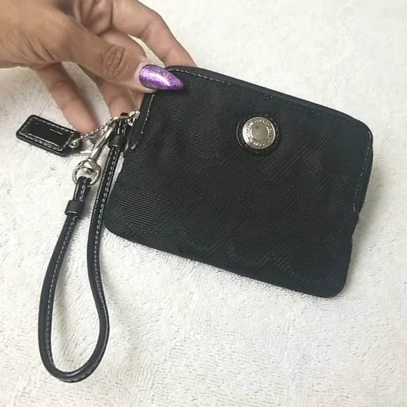 Coach wristlet online card holder